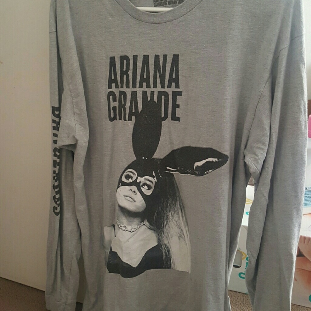 Dangerous woman Tour Shirt
